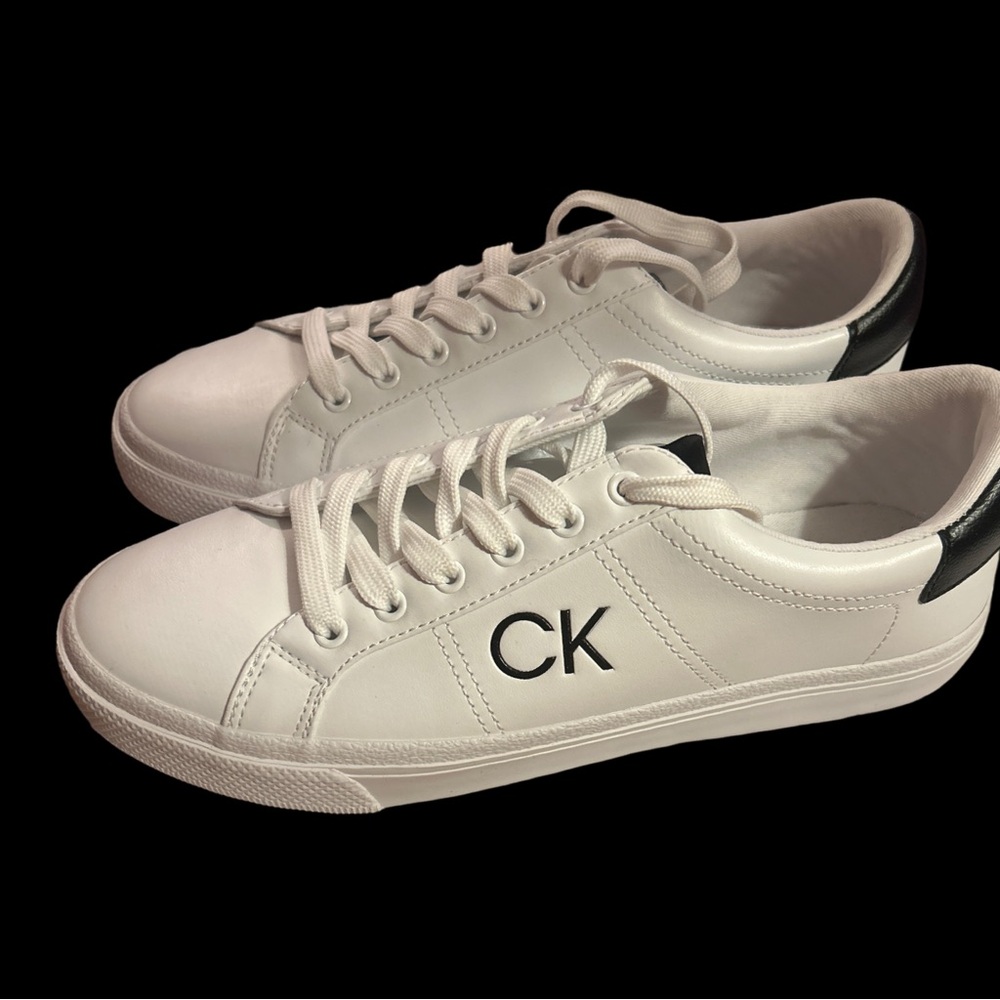 NIB Calvin Klein white vegan leather‎ Cylaie sneaker. Size 9.5 - Picture 4 of 9